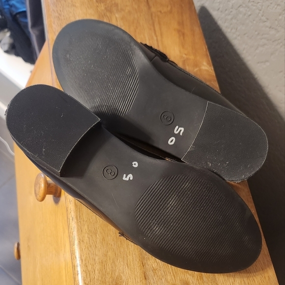 Universal Thread Black Loafers, Size 8 - Picture 5 of 5